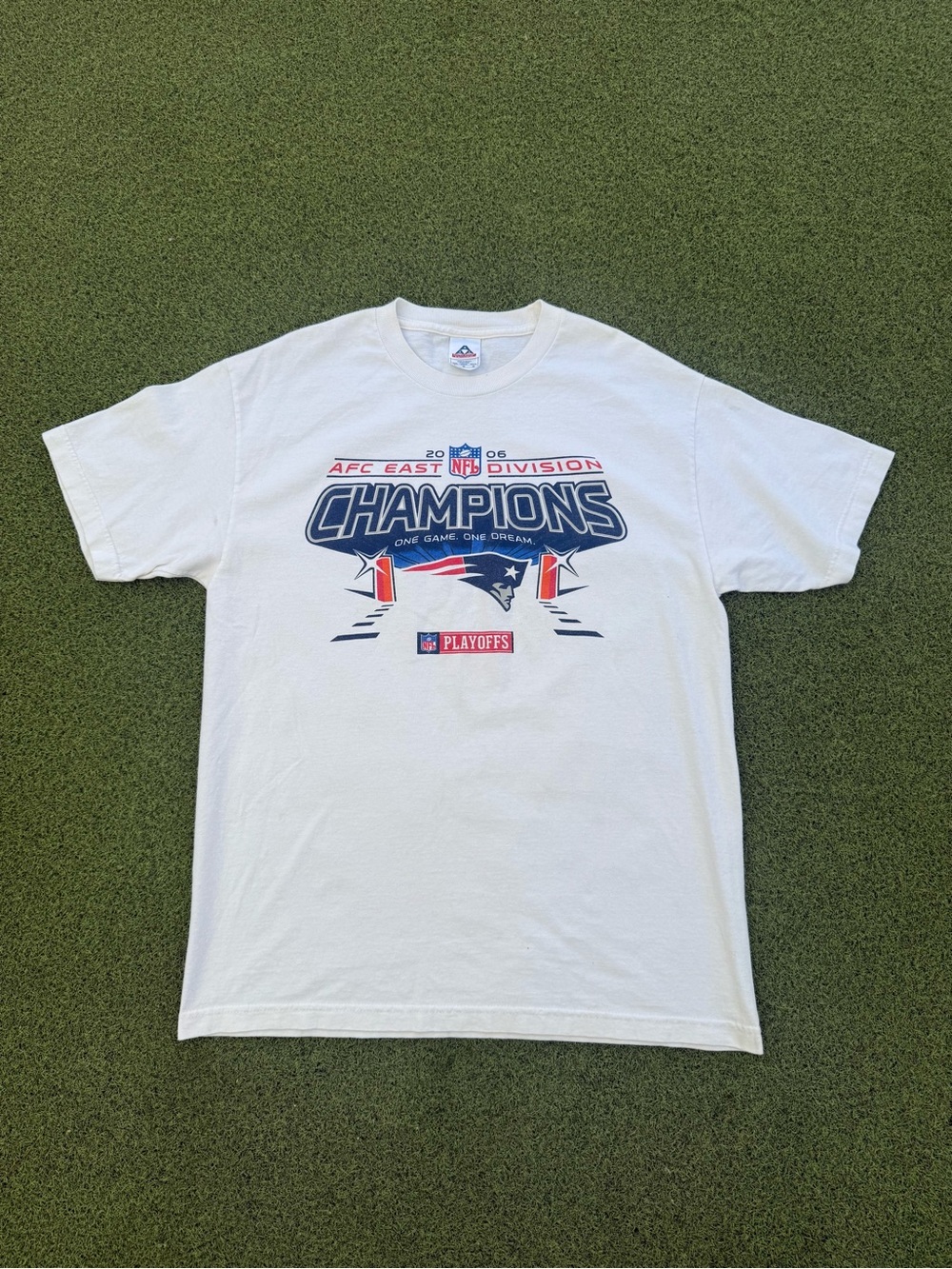 RARE VINTAGE MODERN 2000s SPORTSWEAR NEW ENGLAND PATRIOTS DIVISION CHAMPIONS TEE